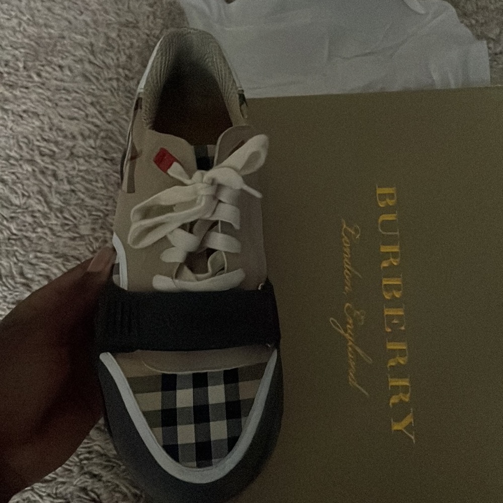 Burberry designer shoes worn twice - Picture 2 of 4